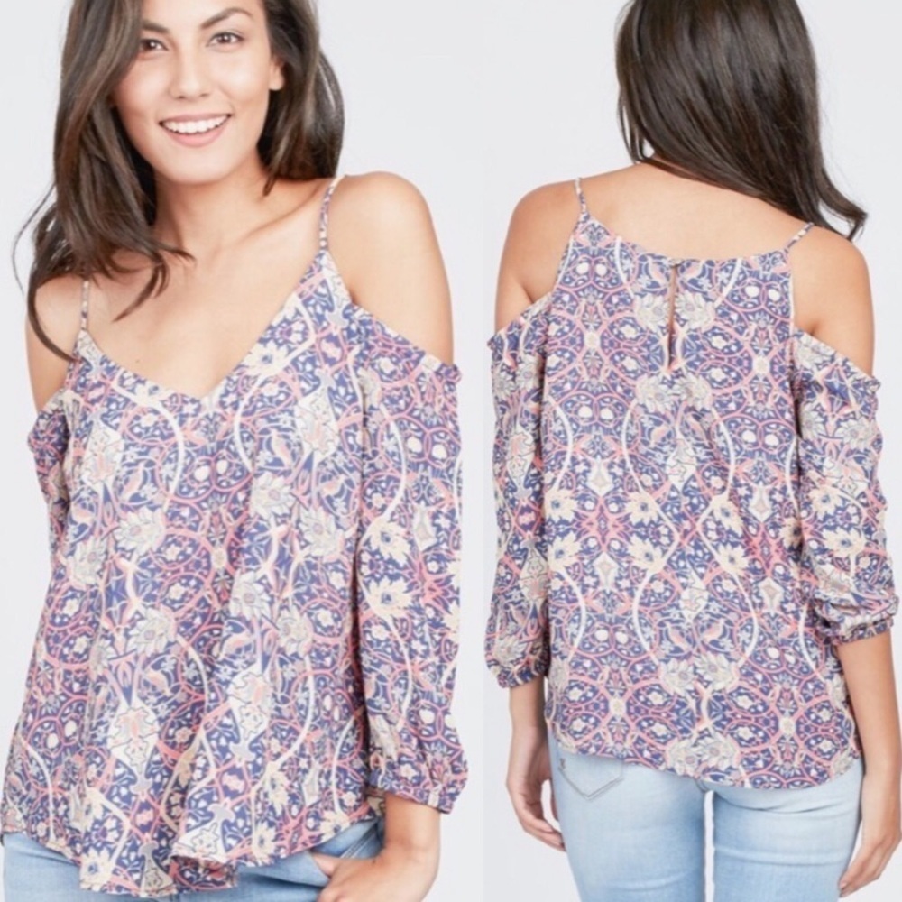 🛍 4/$25 Octavia Cold Shoulder Floral Bird Print Top